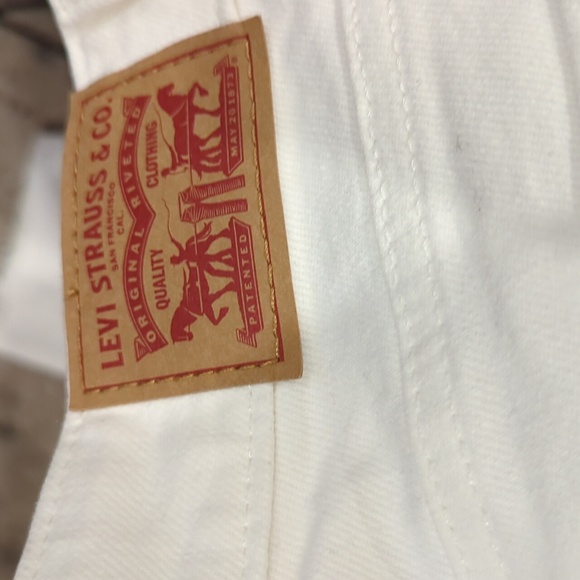 Levi 711 skinny ankle whit jeans with studded bottoms - Picture 3 of 7